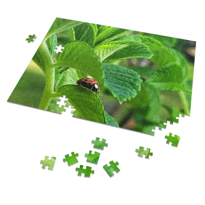 Ladybug on Green Leaves Jigsaw Puzzle (Tin Box)