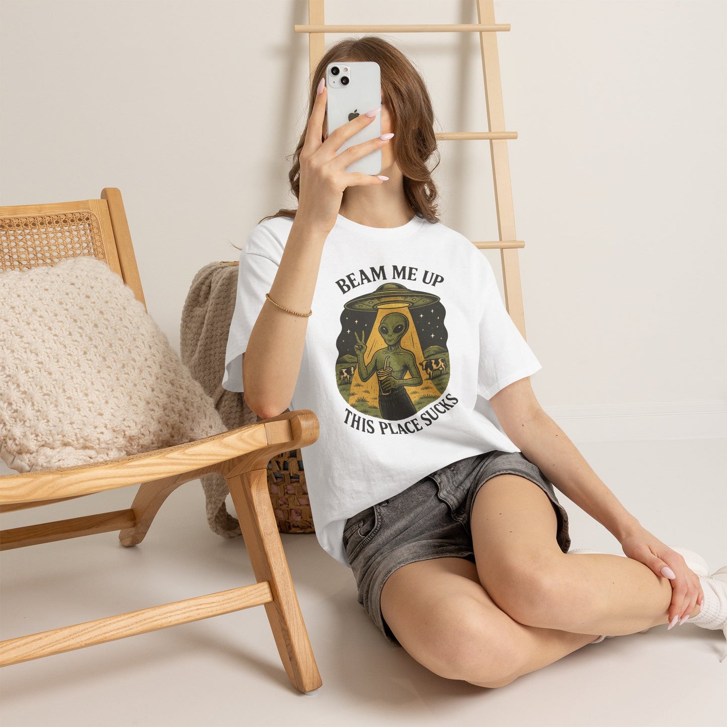 Alien Graphic Tee — "Beam Me Up, This Place Sucks" Funny UFO T-Shirt